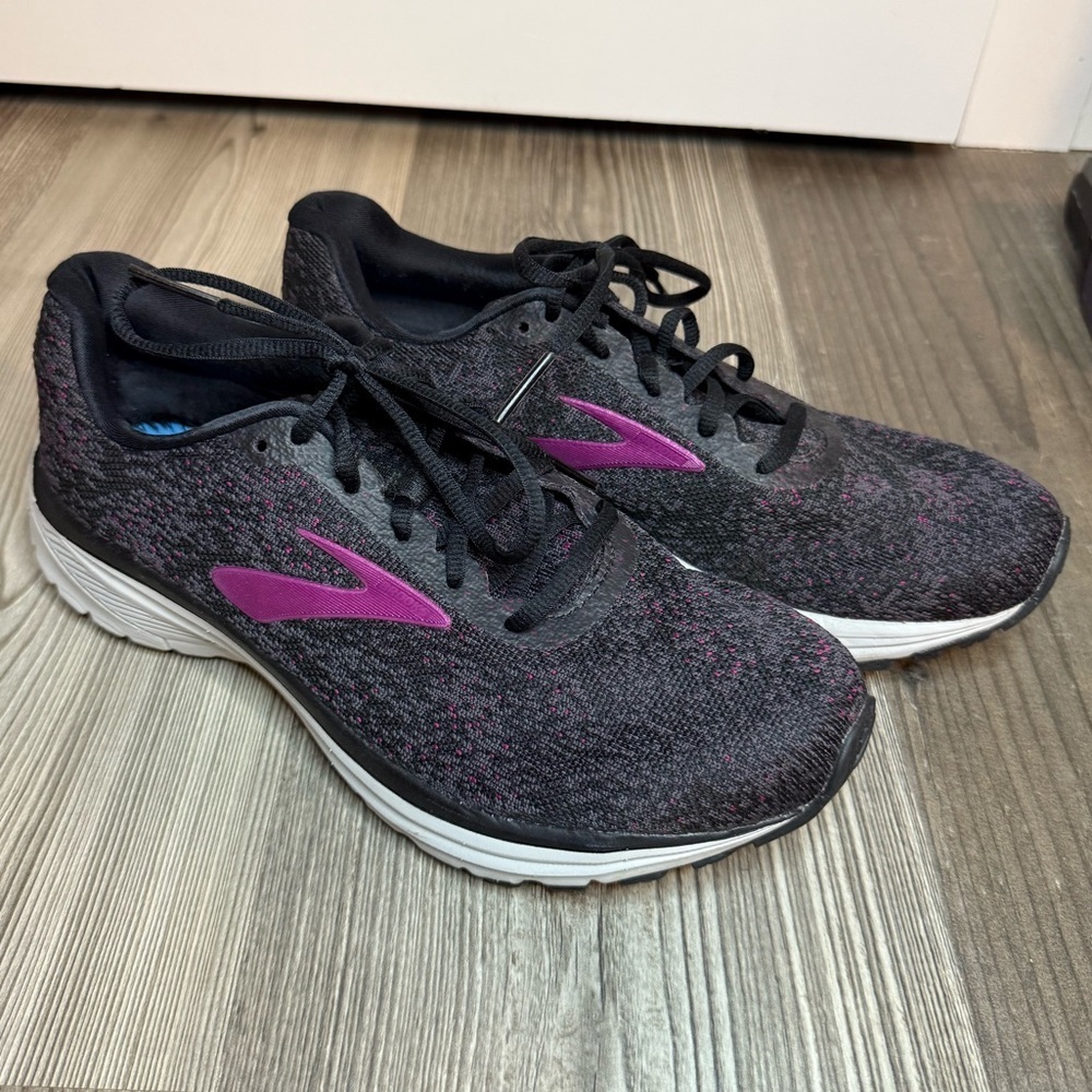 Brooks Anthem 2 Athletic Shoe - Picture 1 of 4